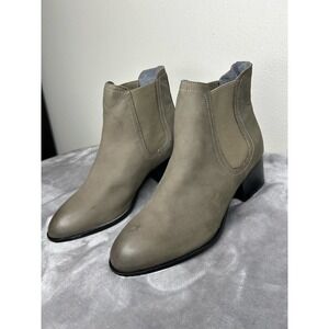 Seychelles In a Trance Taupe Nubuck‎ Booties 7.5